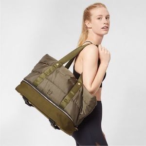 Sweaty Betty Icon Luxe Gym Bag in Olive